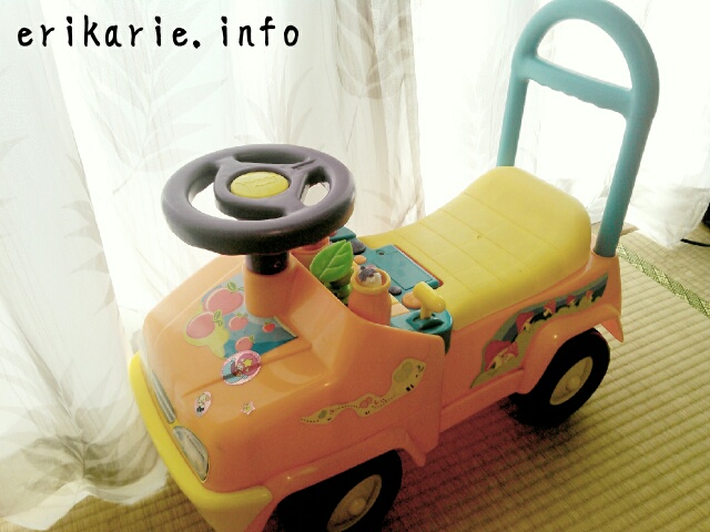 おもちゃのトラック